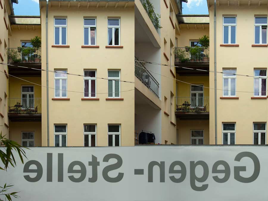 Gegen-Stelle Gegen-Stelle